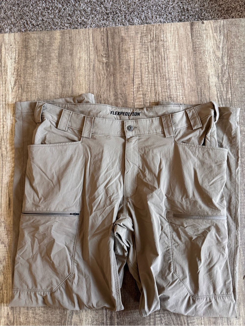 Duluth Trading Co Flexpedition Tan Cargo Pants